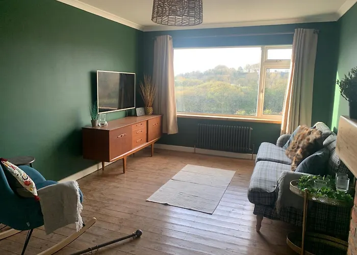 Tenby House For 6 With 2 Parking Spaces