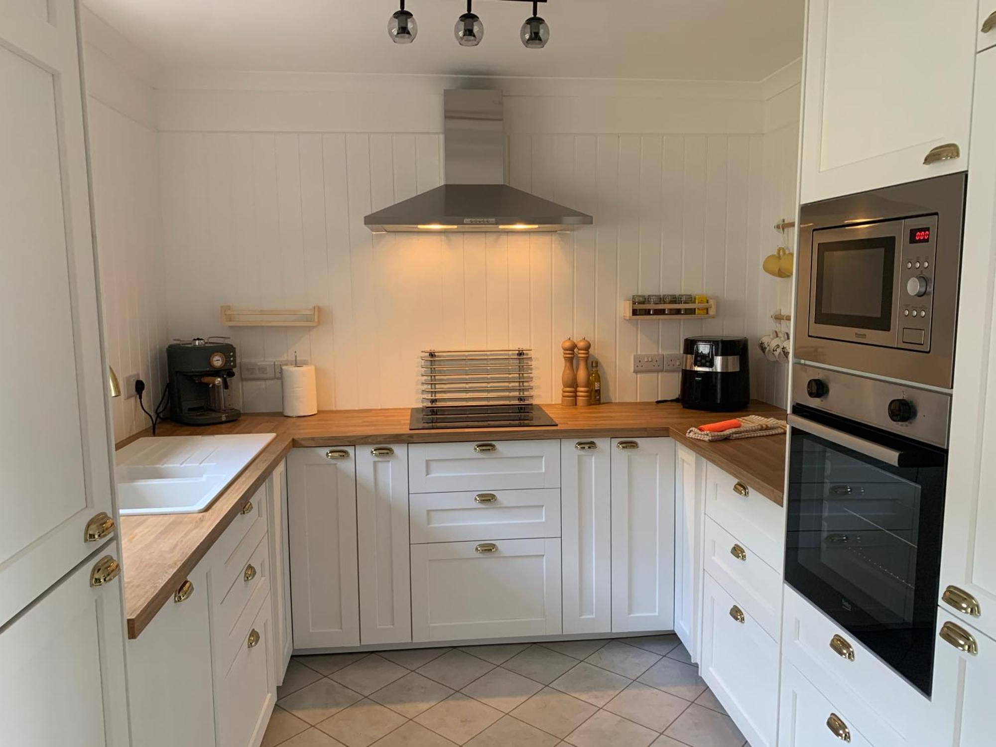 House For 6 With 2 Parking Spaces Tenby